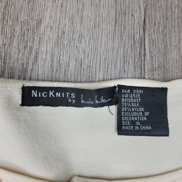 NicKnits by Nicole Miller silk blend feminine embroidered rose button cardigan - Picture 3 of 6